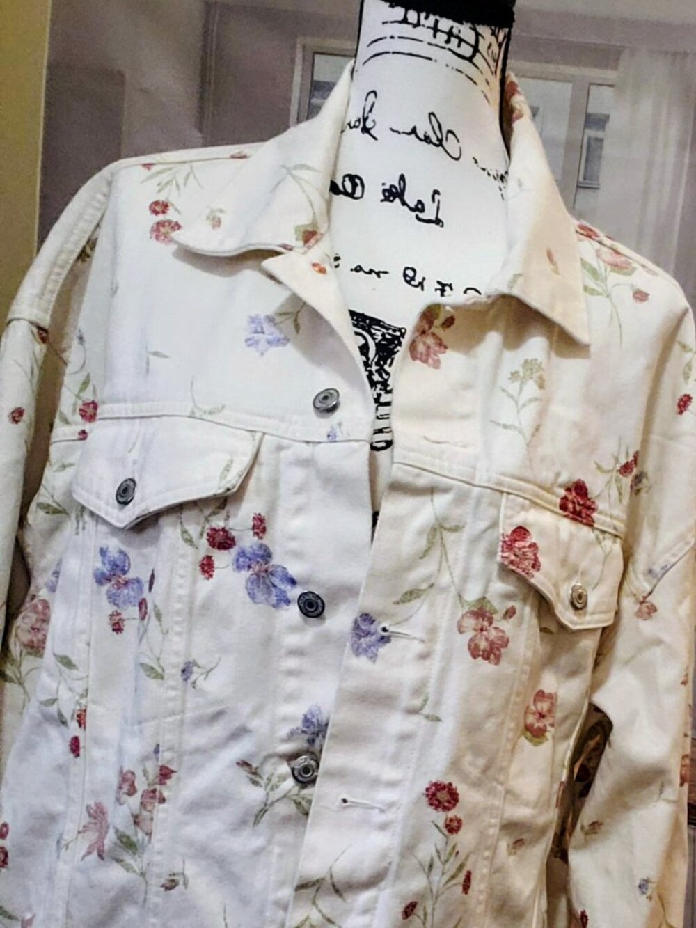 Oversized, Old Navy Cream/Floral Jean Jacket, Size Large